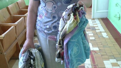 "З цього клаптика вийде двоє трусільов": на Рівненщині волонтерки шиють військовим спіднє "З цього клаптика вийде двоє трусільов": на Рівненщині волонтерки шиють військовим спіднє