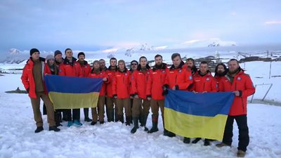 В Антарктиці майорять синьо-жовті прапори: українські полярники привітали усіх з Великоднем