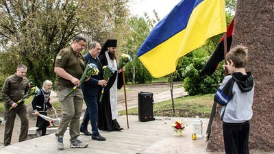 У Кропивницькому вшанували пам’ять жертв політичних репресій У Кропивницькому вшанували пам’ять жертв політичних репресій