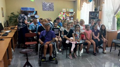“Поезія без укриття”. У Сумах презентували антологію антивоєнних віршів “Поезія без укриття”. У Сумах презентували антологію антивоєнних віршів