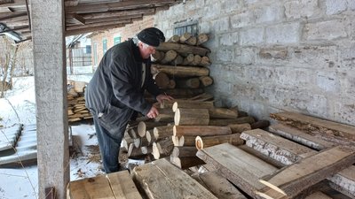 Художник-іконописець Олександр Криворучко із Полтавщини створив понад 500 ікон та іконостасів Художник-іконописець Олександр Криворучко із Полтавщини створив понад 500 ікон та іконостасів