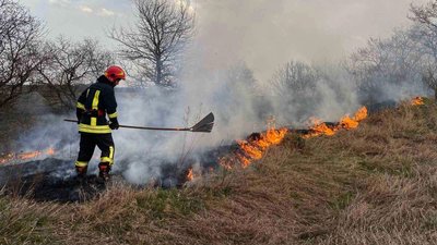 На Черкащині 2 квітня за добу сталися десять пожеж На Черкащині 2 квітня за добу сталися десять пожеж