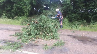 Наслідки негоди. У Франківську затопило низку вулиць Наслідки негоди. У Франківську затопило низку вулиць