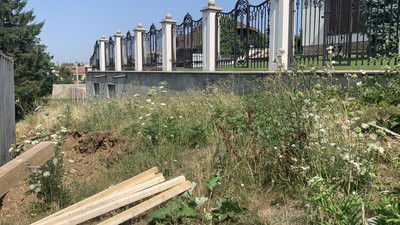 Ужгородка проти будівництва багатоповерхівки на сусідній ділянці. В чому причина та що каже замовник Ужгородка проти будівництва багатоповерхівки на сусідній ділянці. В чому причина та що каже замовник