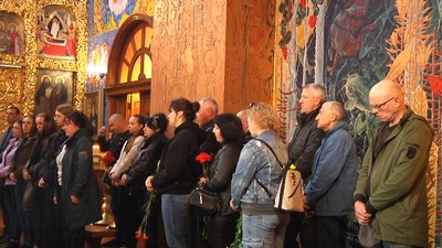 У Житомирі попрощалися із полеглим за Україну військовим Павлом Малиновським У Житомирі попрощалися із полеглим за Україну військовим Павлом Малиновським