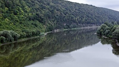 Впіймали на гарячому: на Дністрі виявили людей, які не дотримуються карантину
