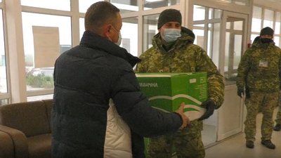 25 тисяч масок на адмінмежу із Кримом: на Херсонщині реалізують благодійний проєкт 25 тисяч масок на адмінмежу із Кримом: на Херсонщині реалізують благодійний проєкт