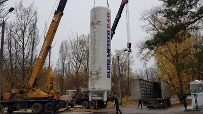 До харківської інфекційної лікарні доставили нову кисневу бочку До харківської інфекційної лікарні доставили нову кисневу бочку