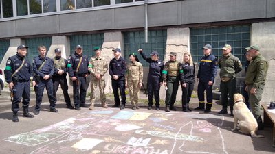 На Житомирщині правоохоронці облаштували для дітей-переселенців безпекове містечко На Житомирщині правоохоронці облаштували для дітей-переселенців безпекове містечко