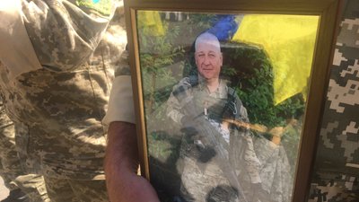 У Полтаві прощаються із воїнами, які загинули під час оборони України У Полтаві прощаються із воїнами, які загинули під час оборони України
