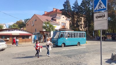 В автобусах заборонили вмикати музику. Як реагують пасажири та водії на Закарпатті В автобусах заборонили вмикати музику. Як реагують пасажири та водії на Закарпатті