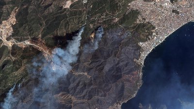 Лісові пожежі в Туреччині видно з космосу — NASA Лісові пожежі в Туреччині видно з космосу — NASA