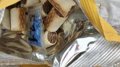 Сховав у пакунку з печивом. На Закарпатті у раніше судимого чоловіка вилучили наркотики
