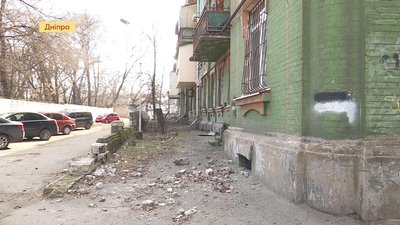 У Дніпрі руйнується сторічний будинок – пам’ятка архітектури (ФОТО, ВІДЕО) У Дніпрі руйнується сторічний будинок – пам’ятка архітектури (ФОТО, ВІДЕО)