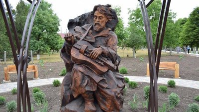 памʼятник Мефодію Колісниченко, косівська школа лірників