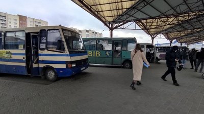 З Луцької автостанції курсує на пів сотні рейсів менше. У яких напрямках