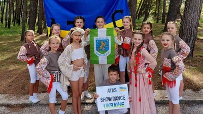 Шоу-гурт "Атас" із Закарпаття здобув третє місце на міжнародному танцювальному чемпіонаті International Dance Open Шоу-гурт "Атас" із Закарпаття здобув третє місце на міжнародному танцювальному чемпіонаті International Dance Open