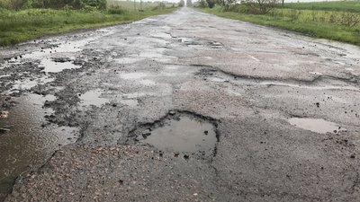 Ремонт доріг на Рівненщині: в ОДА пояснили, де завершили і де ще у планах