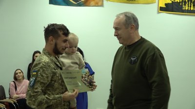 Ветерани з Черкащини отримали сертифікати на житло
