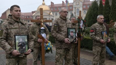 Прощання з трьома військовослужбовцями у Луцьку  27 грудня 2024