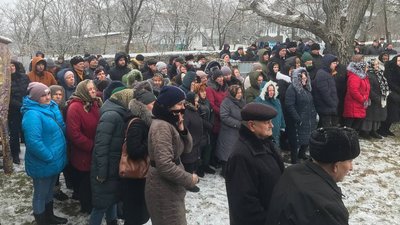 Приїхали понад сотню людей з усієї країни. На Буковині поховали учасника АТО Ігоря Мацкуляка Приїхали понад сотню людей з усієї країни. На Буковині поховали учасника АТО Ігоря Мацкуляка
