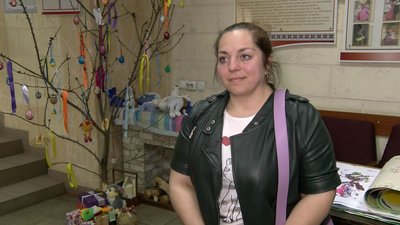Діти у Луцьку малюють листівки до Дня матері Діти у Луцьку малюють листівки до Дня матері