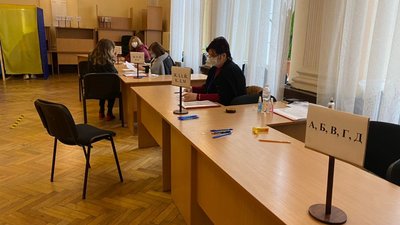 "Компанія вийшла надзвичайно брудна". В одеському "Нархозі" розпочався другий тур виборів ректора "Компанія вийшла надзвичайно брудна". В одеському "Нархозі" розпочався другий тур виборів ректора
