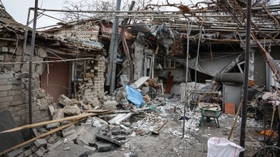 Херсон, обстріли, пошкодження, уламки, руйнування, будинок