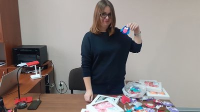 У Луцьку шиють фетрові іграшки на благодійність