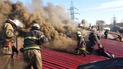 У Харкові сталася пожежа на складі з дошками