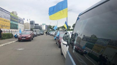 У Києві автопробігом вшановують пам'ять жертв депортації кримських татар