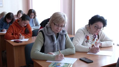 У Рівному переселенці долучились до написання Всеукраїнського диктанту Національної єдності У Рівному переселенці долучились до написання Всеукраїнського диктанту Національної єдності
