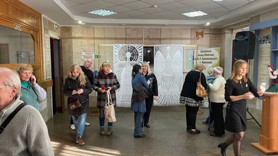 Витвори виражають структура світу. У Миколаєві відкрили виставку витинанок Витвори виражають структура світу. У Миколаєві відкрили виставку витинанок
