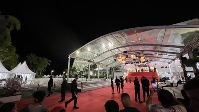 За лаштунками Каннського кінофестивалю: про місто, ціни, червоні доріжки та тести на ковід За лаштунками Каннського кінофестивалю: про місто, ціни, червоні доріжки та тести на ковід