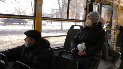 З 16 лютого у громадському транспорті Херсона знову діятиме пільговий проїзд: які обмеження З 16 лютого у громадському транспорті Херсона знову діятиме пільговий проїзд: які обмеження