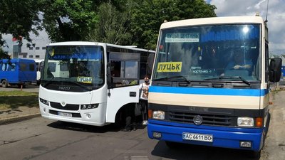 Волинські поліцейські провели рейд. Шукали людей без масок Волинські поліцейські провели рейд. Шукали людей без масок