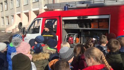 Черкаським школярам провели урок безпеки Черкаським школярам провели урок безпеки