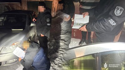 Гарантував висновок ВЛК про обмежену придатність: ДБР затримало офіцера одного з ТЦК