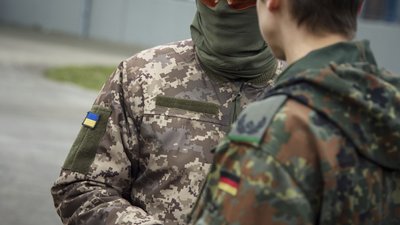 Українські військові у Європі