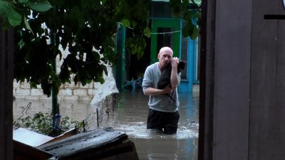 Настільки були затоплені подвір'я вулиці Декабристів у 2018 році Настільки були затоплені подвір'я вулиці Декабристів у 2018 році