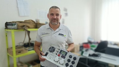 Житомирські підприємці виготовили для військових майже 40 портативних електрозарядних станцій Житомирські підприємці виготовили для військових майже 40 портативних електрозарядних станцій