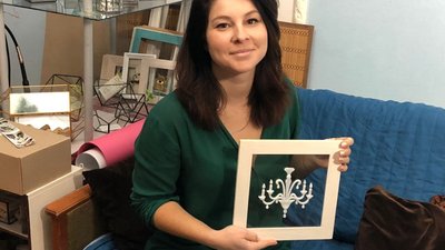 Прикраси на ялинку зі скла виготовляє ужгородка Інна Середич
