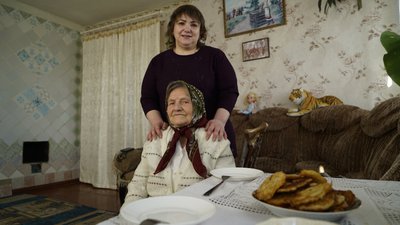 Волонтерки з Малинівки6 95-річна Анна Перепелиця та її онука Анна Герасимова, Харківська область Волонтерки з Малинівки6 95-річна Анна Перепелиця та її онука Анна Герасимова, Харківська область