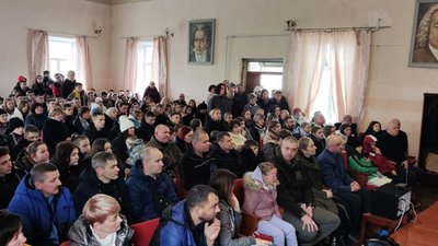 У громаді на Тернопільщині зустрілися із захисником "Азовсталі" Михайлом Діановим У громаді на Тернопільщині зустрілися із захисником "Азовсталі" Михайлом Діановим