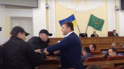 Харківська міськрада остаточно програла суд у справі Андрія Лесика. Він хоче прийти на сесію