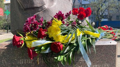 У Миколаєві вшанували пам'ять жертв політичних репресій У Миколаєві вшанували пам'ять жертв політичних репресій