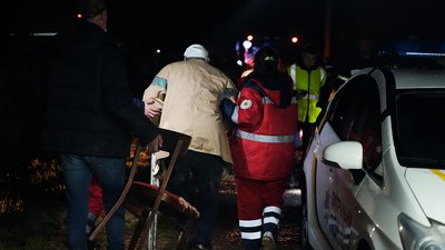 Внаслідок влучання боєприпасів у Миколаєві виникли дві пожежі Внаслідок влучання боєприпасів у Миколаєві виникли дві пожежі