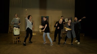 Замість сцени – бомбосховище. В Одесі зіграють дитячу виставу в укритті. ФОТО, ВІДЕО Замість сцени – бомбосховище. В Одесі зіграють дитячу виставу в укритті. ФОТО, ВІДЕО