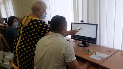 Іспит на володіння українською: як проходять тестування держслужбовці в Луцьку Іспит на володіння українською: як проходять тестування держслужбовці в Луцьку