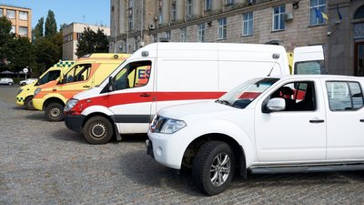 З Черкас на передову відправили три реанімобілі З Черкас на передову відправили три реанімобілі